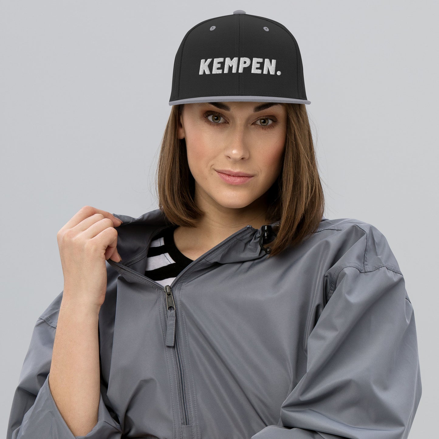 Snapback - kempen - wit geborduurd